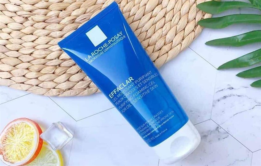Gel rửa mặt làm dịu và giảm kích ứng cho da dầu mụn và da nhạy cảm La Roche-Posay Effaclar 200 ml Gel rửa mặt làm dịu và giảm kích ứng cho da dầu mụn và da nhạy cảm La Roche-Posay Effaclar 200 ml