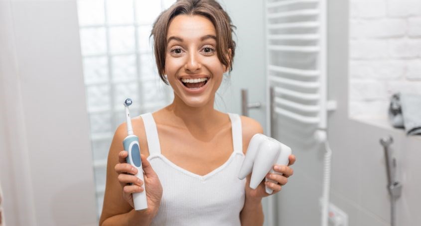 Bàn chải điện có 5 tính năng hiện đại