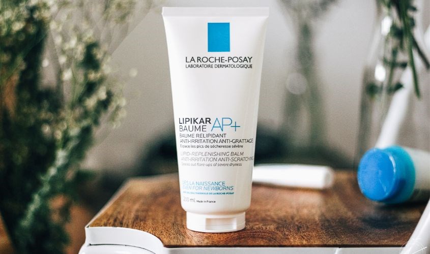 La Roche Posay Lipikar Baume AP+ là loại kem có vỏ ngoài dạng ống