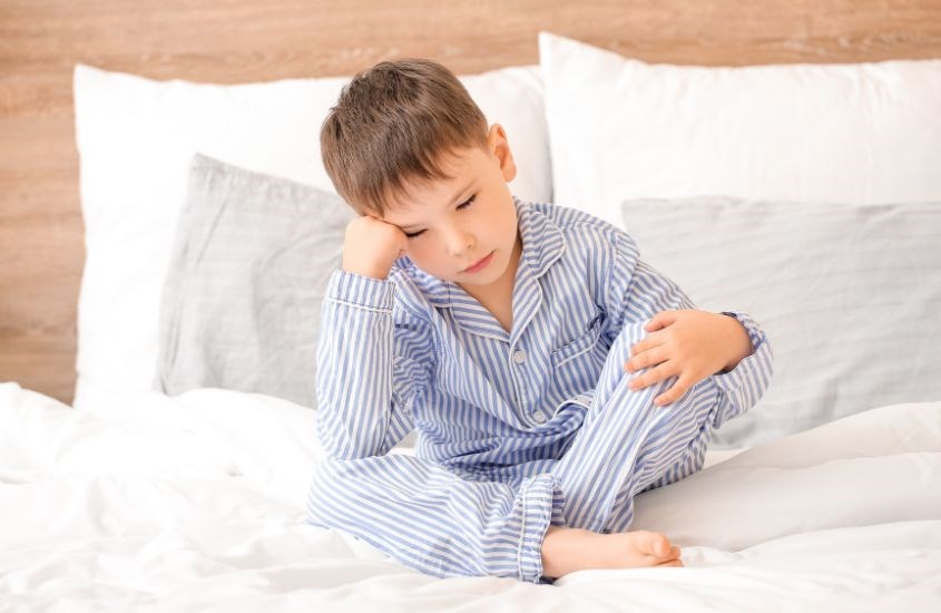 Có nhiều nguyên nhân làm bé mất ngủ