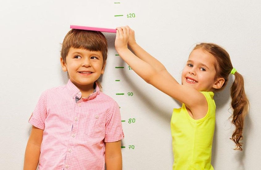 Bé ngủ không đủ giấc có thể chậm tăng cân và chiều cao