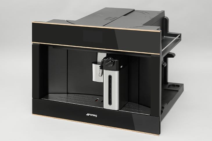 Máy pha cà phê Smeg CMS4604NR (536.54.079) phù hợp sử dụng với cả cà phê hạt và cà phê bột, đáp ứng mọi sở thích và nhu cầu.