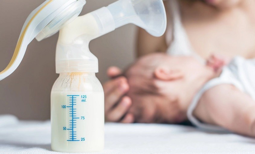 Mẹ nên chọn máy hút sữa nào?