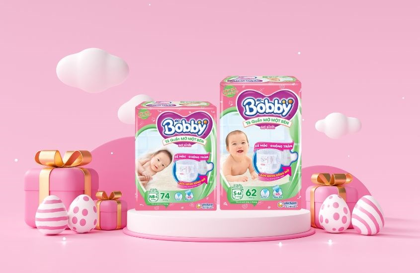 Tã quần mở một bên Bobby là sự kết hợp giữa tã dán và tã quần