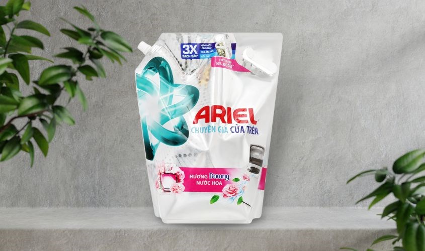 Nước giặt Ariel hương nước hoa Downy túi 3.1 lít