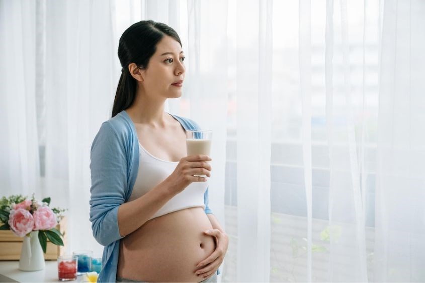 Sữa cung cấp rất nhiều canxi và vitamin D cho mẹ bầu. Ảnh: Freepik