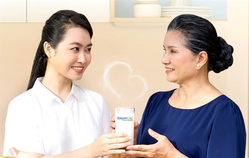 Sữa Ensure Gold Vigor dành cho người đủ 18 tuổi trở lên