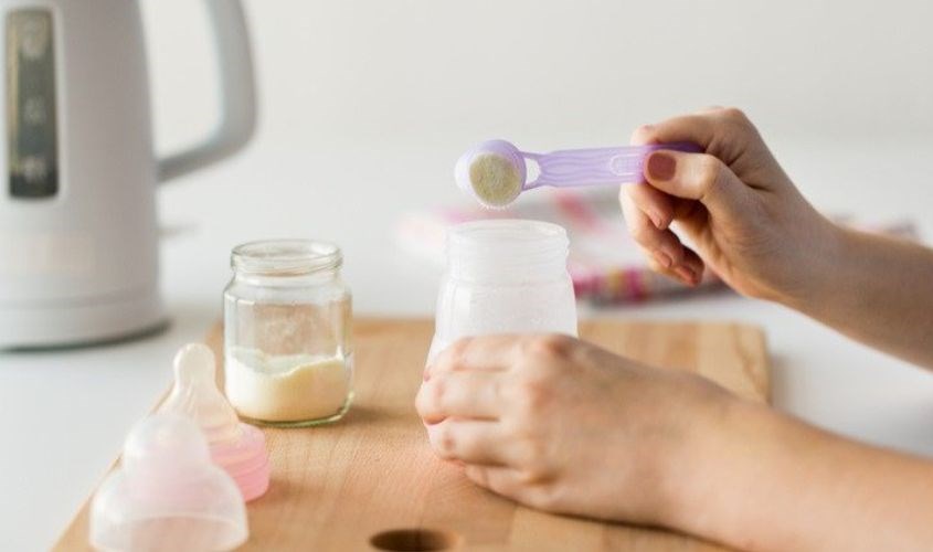 Cách pha sữa đúng cách, an toàn cho bé