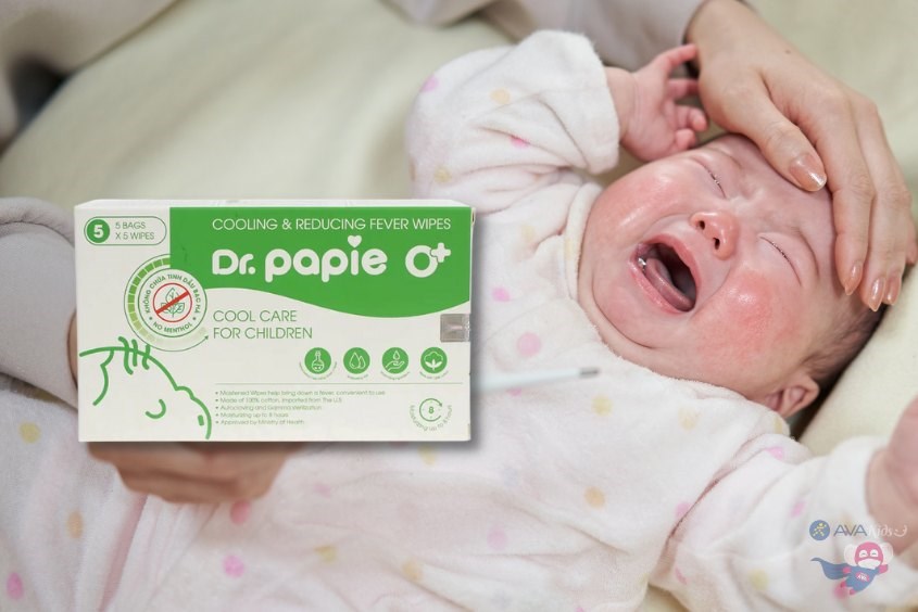 Sau khi tiêm phế cầu cho trẻ, ba mẹ có thể sử dụng khăn hạ sốt Dr.Papie 0+ cho bé từ 0 tháng giúp bé hạ nhiệt độ Sau khi tiêm phế cầu cho trẻ, sử dụng khăn hạ sốt Dr.Papie 0+ sẽ giúp bé hạ nhiệt độ
