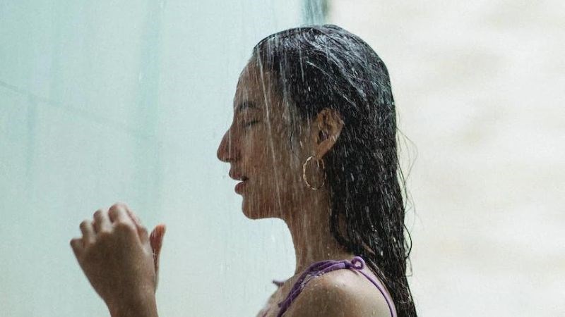 Tắm sáng giúp giảm stress, lo âu