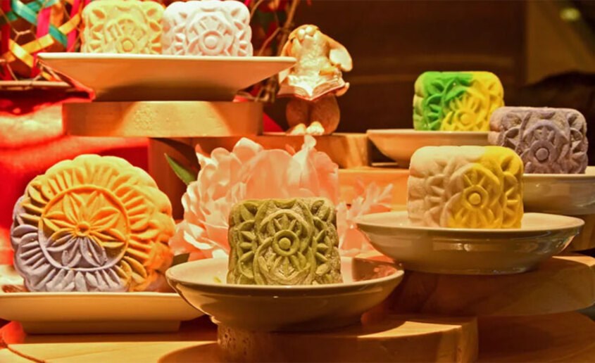 Chú ý hình thức thiết kế và hạn dùng của bánh