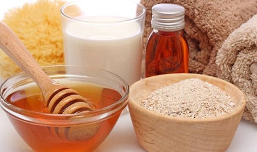 Tẩy da chết toàn thân bằng yến mạch, mật ong, dầu oliu và sữa tươi Tẩy da chết toàn thân bằng yến mạch, mật ong, dầu oliu và sữa tươi