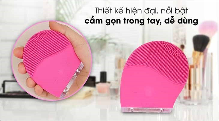 Máy rửa mặt và massage Halio Hot Pink có thiết kế nhỏ gọn vừa lòng bàn tay Máy rửa mặt và massage Halio Hot Pink có thiết kế nhỏ gọn vừa lòng bàn tay giúp người dùng cầm nắm thuận tiện hơn