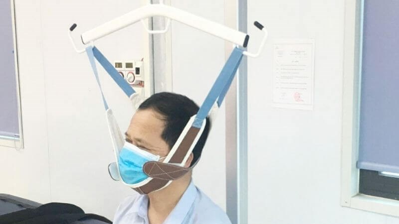 Tập vật lý trị liệu nhằm giảm đau cứng cổ, tê bì cổ và bàn tay