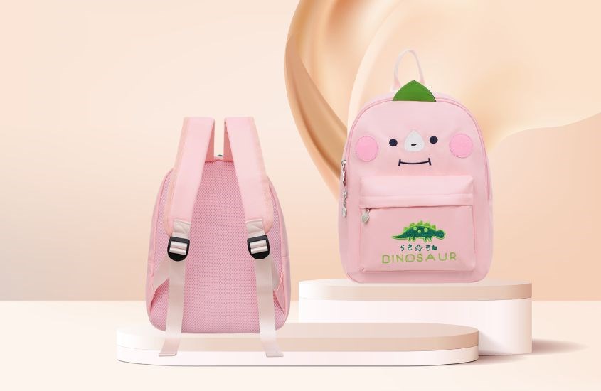 Balo mẫu giáo Tbwin PANNA8 khủng long E2074 hồng có quai đeo rộng và to, có thể tự điều chỉnh linh hoạt 