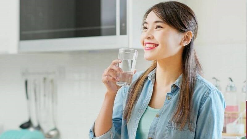 Lượng nước uống mỗi ngày giúp bác sĩ xác định tình trạng tiểu rắt