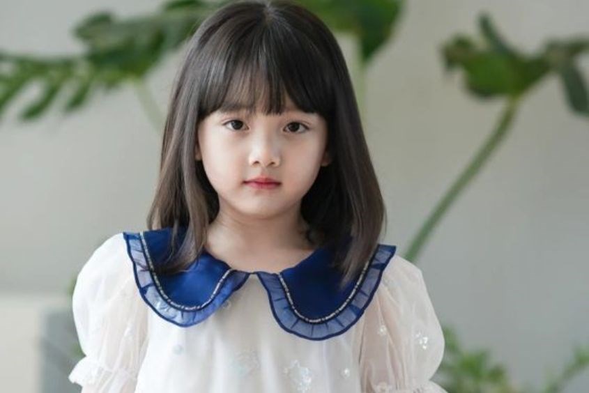 Tóc mái ngố giúp gương mặt con trở nên xinh xắn Tóc mái ngố giúp gương mặt con trở nên xinh xắn