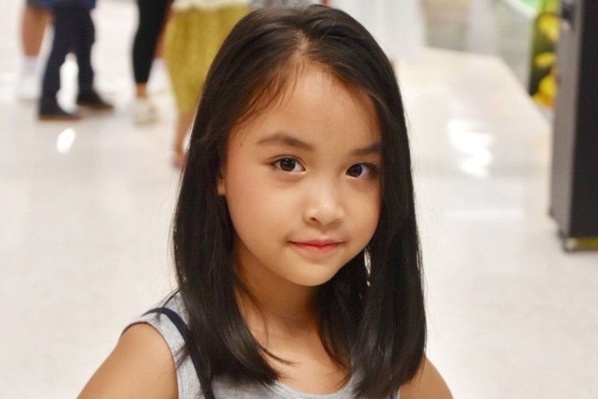 Mẫu tóc ngang vai cho bé gái dễ thương