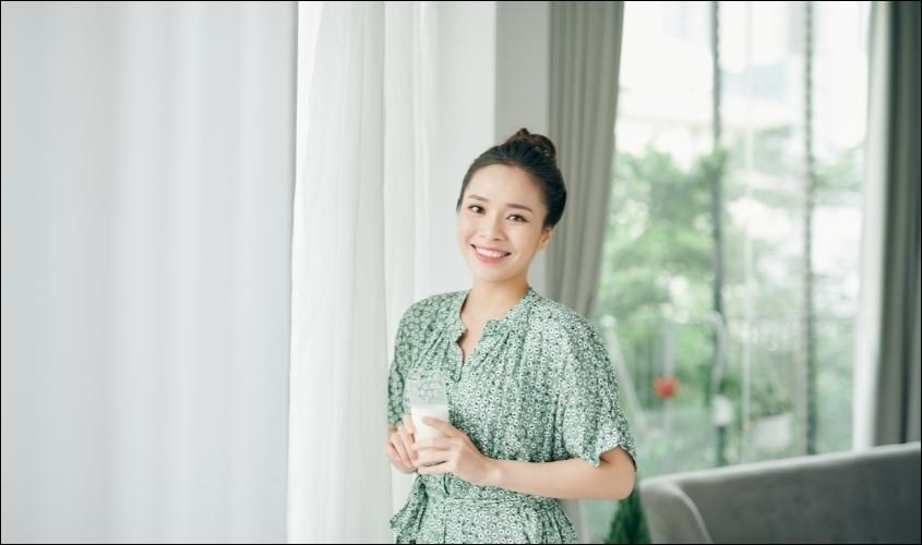 Mẹ cần lưu ý uống sữa 2 - 3 ly mỗi ngày để đạt kết quả tốt nhất