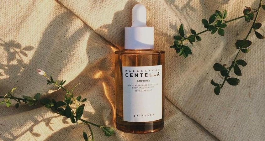 Tinh chất dưỡng ẩm và phục hồi da chiết xuất Rau Má Skin1004 Madagascar Centella Ampoule 55 ml