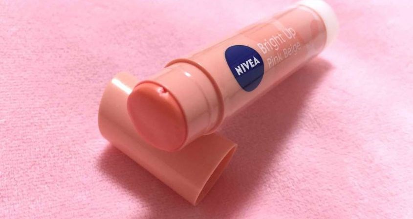 Nivea Natural Color Bright Up SPF20 PA ++
