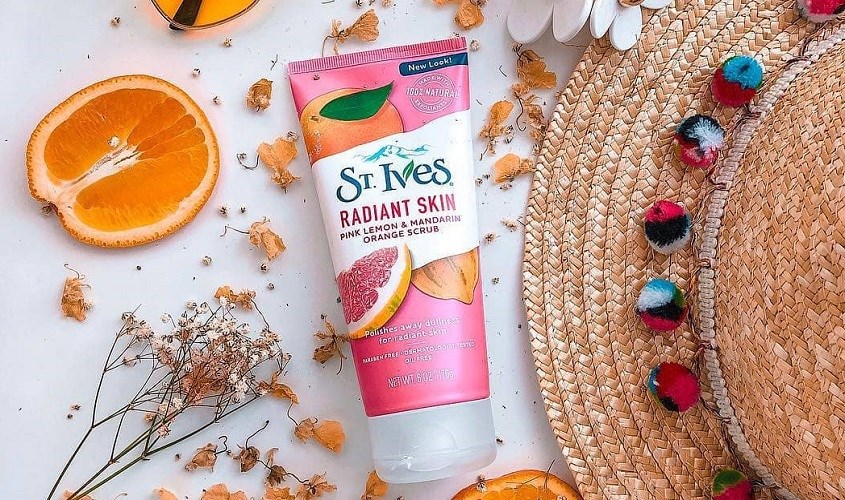 Sữa rửa mặt St.Ives tẩy tế bào chết hương chanh hồng và cam