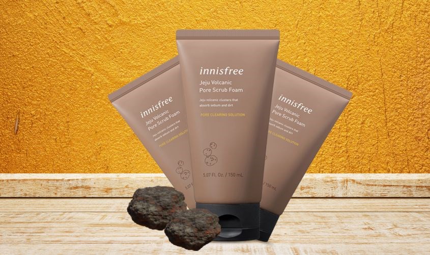 Sữa rửa mặt có hạt Jeju Volcanic Pore Scrub Foam.
