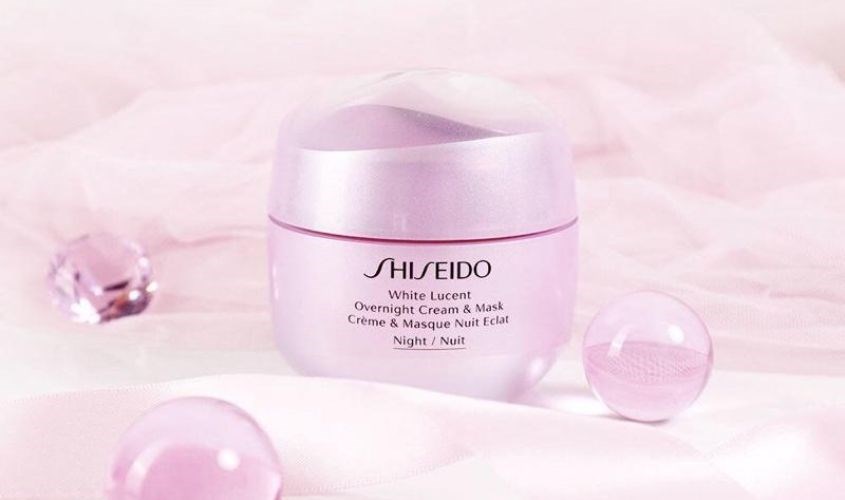 Kem dưỡng trắng da ban đêm White Lucent Overnight Cream & Mask làm mờ các nếp nhăn và vết chân chim