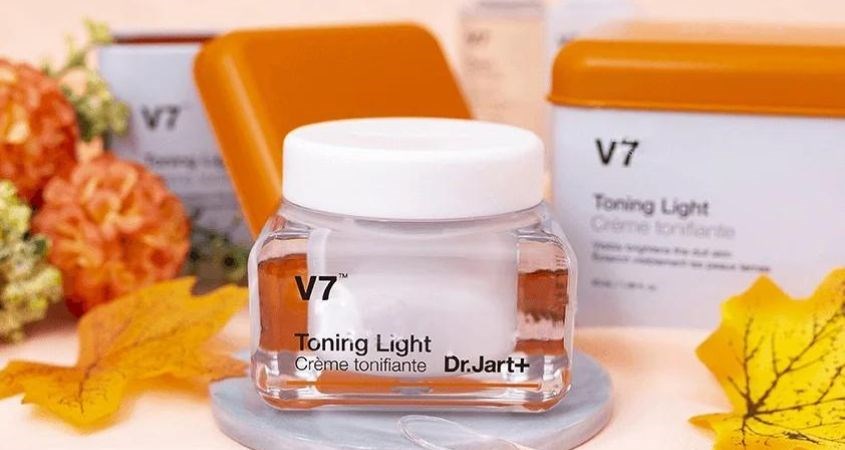 Kem dưỡng trắng và tái tạo da Dr.Jart+ V7 Toning Light