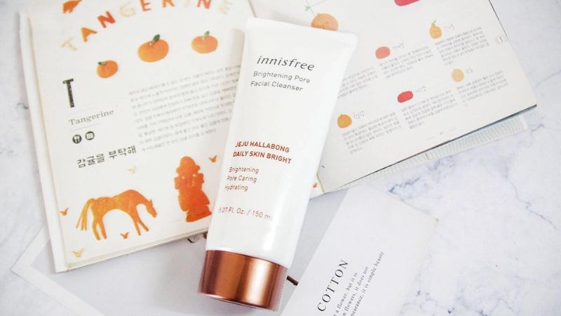 Sữa rửa mặt làm sáng và sạch da innisfree Brightening Pore Facial