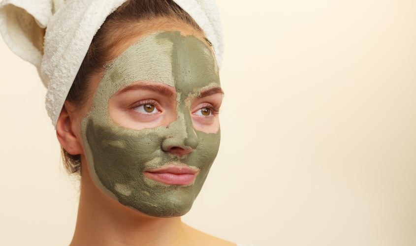 Không nên đắp mặt nạ đất sét quá lâu Không nên đắp mặt nạ đất sét quá lâu