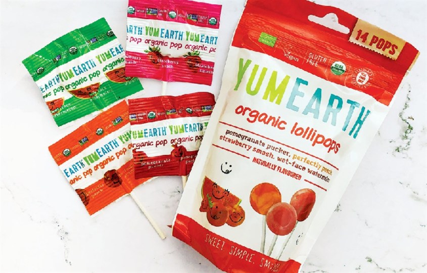 Kẹo mút YumEarth Organic Lollipops 4 hương trái cây gói 85g
