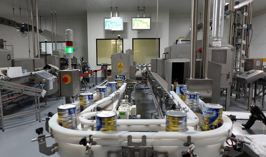 Sữa từ New Zealand được sản xuất trên dây chuyền hiện đại