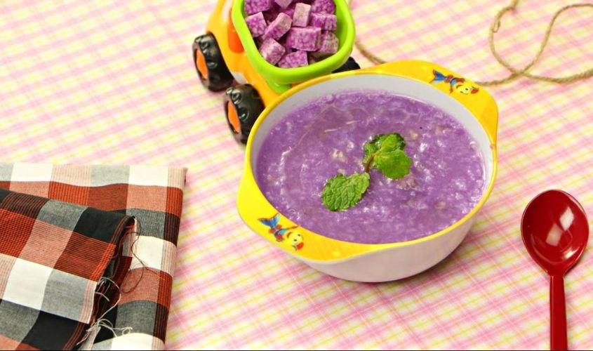 Cháo lươn khoai môn có màu sắc bắt mắt, ngon miệng