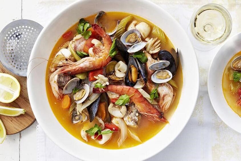 Các loại đồ ăn cay nóng, hải sản hay đồ ngọt cần được hạn chế đến khi trẻ dứt hẳn bệnh nấm miệng, nấm lưỡi. Các loại đồ ăn cay nóng, hải sản hay đồ ngọt cần được hạn chế đến khi trẻ dứt hẳn bệnh nấm miệng, nấm lưỡi.