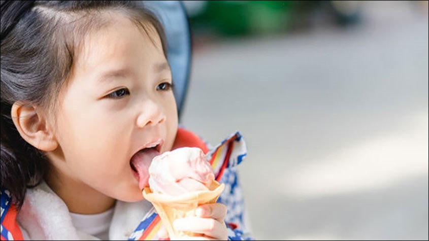 Không nên ăn kem khi bị viêm họng hạt ở trẻ em