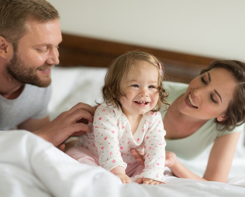 Trẻ không muốn ngủ sớm nên cần quy tắc của bố mẹ. Nguồn ảnh: tinylove Trẻ không muốn ngủ sớm nên cần quy tắc của bố mẹ. Nguồn ảnh: tinylove