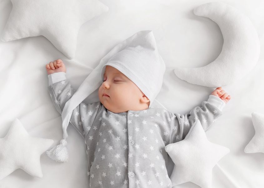 Trẻ tự xoa dịu bản thân có giấc ngủ tốt hơn. Nguồn ảnh: canva 