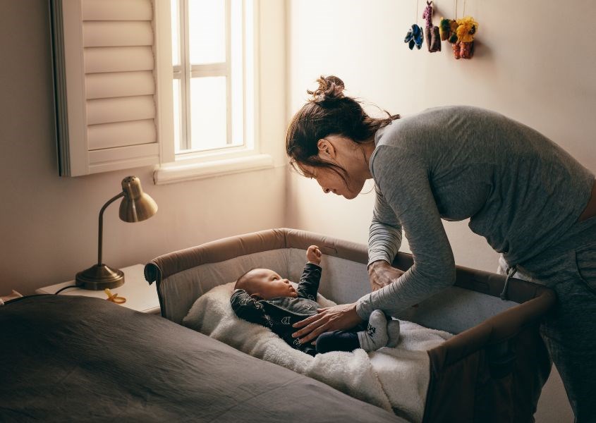 Hãy kiên nhẫn và đồng hành cùng trẻ. Nguồn ảnh: canva