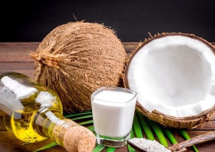 Trị thâm nách sau sinh bằng dầu dừa Trị thâm nách sau sinh bằng dầu dừa