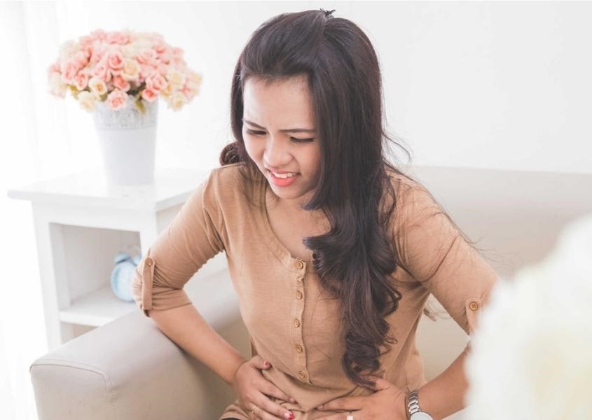 Suy giảm nội tiết tố sinh dục nữ là một trong những nguyên nhân gây thâm vùng kín sau sinh