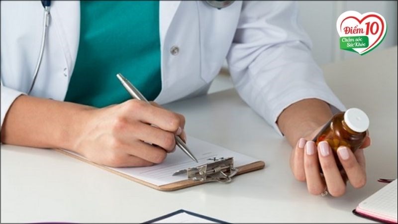 Nhân viên y tế cần cung cấp hướng dẫn, giáo dục cách sử dụng thuốc cho bệnh nhân