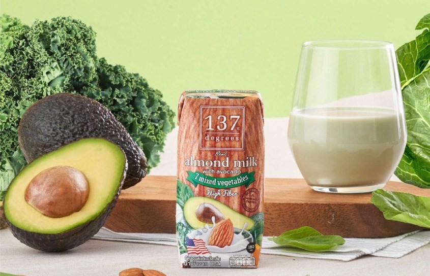 Lốc 3 hộp sữa đậu nành hạnh nhân bơ và rau củ 137 Degrees 180 ml (từ 1 tuổi)