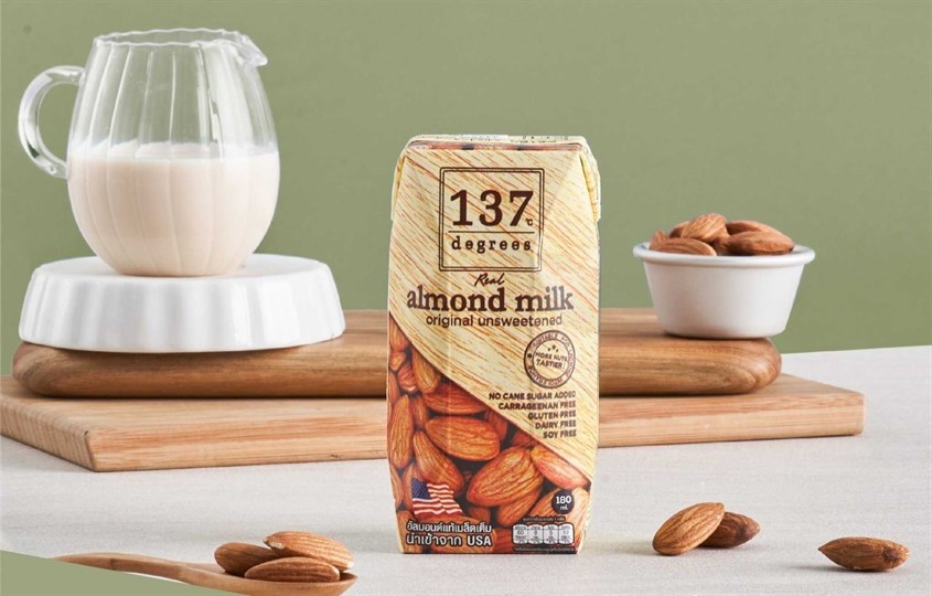 Lốc 3 hộp sữa đậu nành hạnh nhân không đường 137 Degrees 180 ml (từ 1 tuổi)