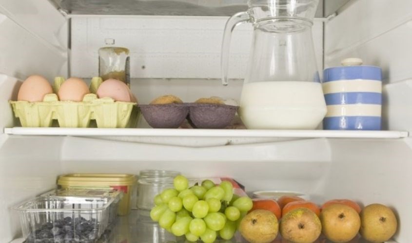 Nên bảo quản sữa đặc trong ngăn mát tủ lạnh hoặc nơi nhiệt độ không quá cao