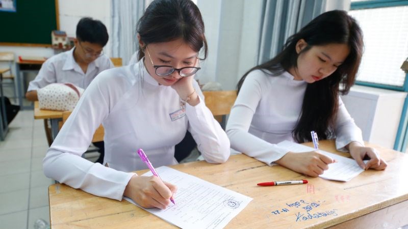 Học sinh học tập với cường độ cao nên dùng thuốc bổ não