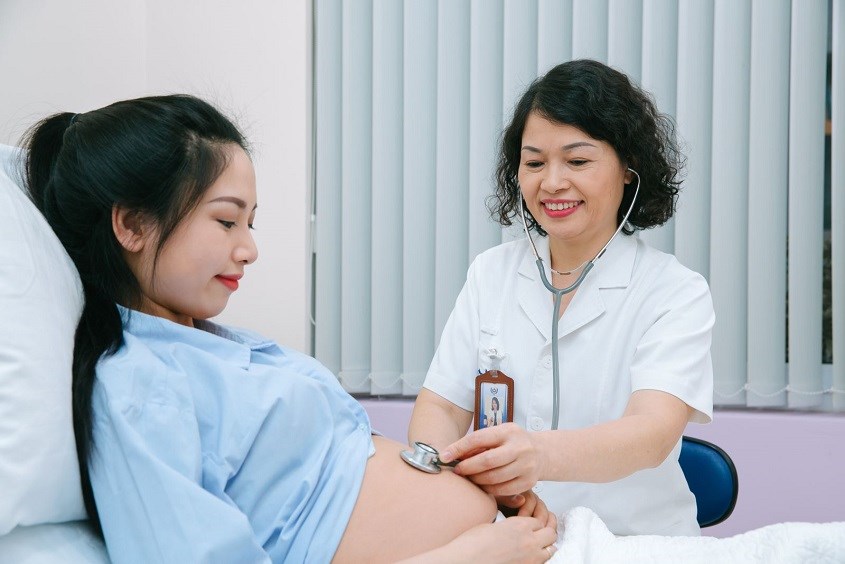 Lỡ uống thuốc khi mang thai cần gặp bác sĩ ngay Uống thuốc khi không biết mình mang thai cần gặp bác sĩ ngay