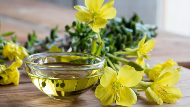 Tinh dầu hoa anh thảo mang lại rất nhiều lợi ích cho làn da