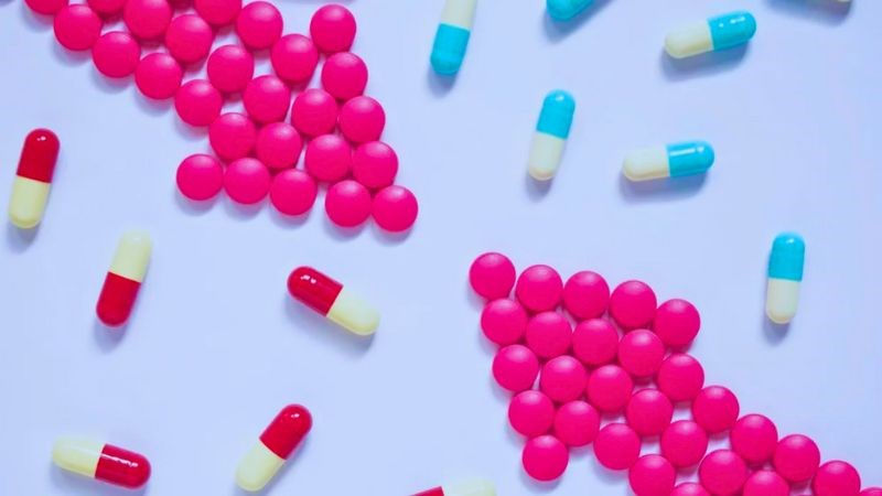 Một số loại thuốc c&oacute; thể l&agrave;m giảm tốc độ v&agrave; mức độ hấp thu vitamin K trong cơ thể