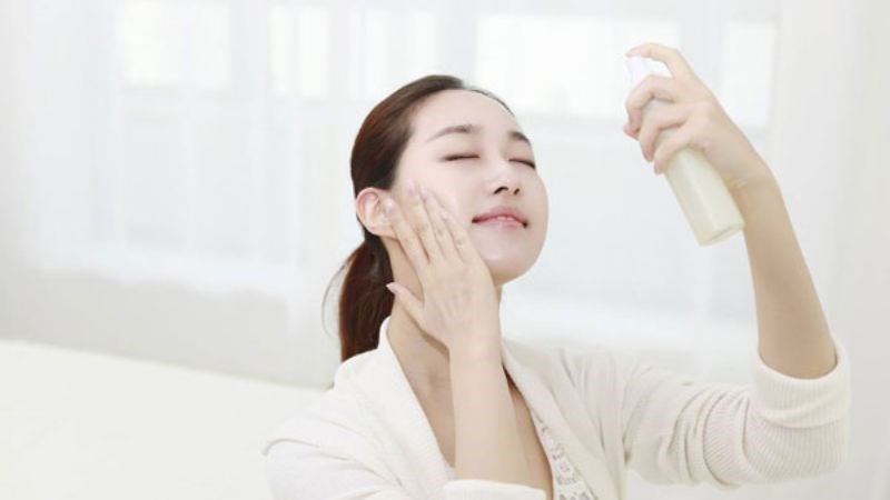 Đối với làn da dễ kích ứng nên chọn xịt khoáng không chứa hương liệu